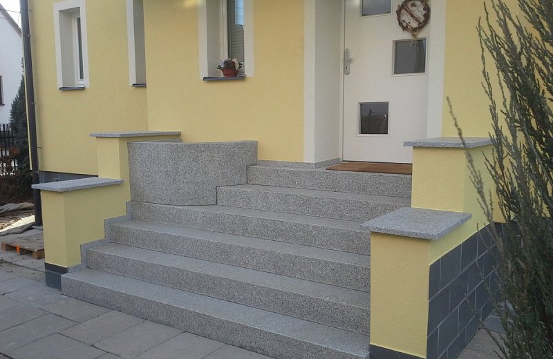 schody žulové masivní - RD Opava